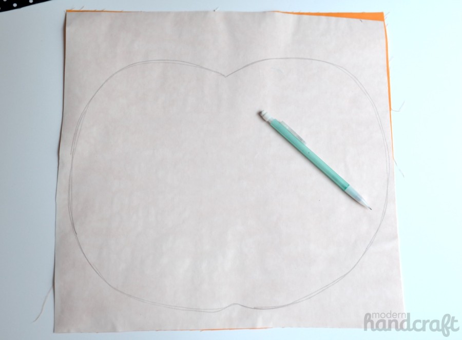 Modern Handcraft for Therm O Web // Vinyl Jack-o-lantern Drawing Mat