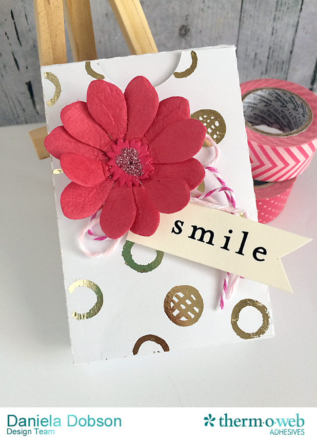 Smile gift box closed by Daniela Dobson