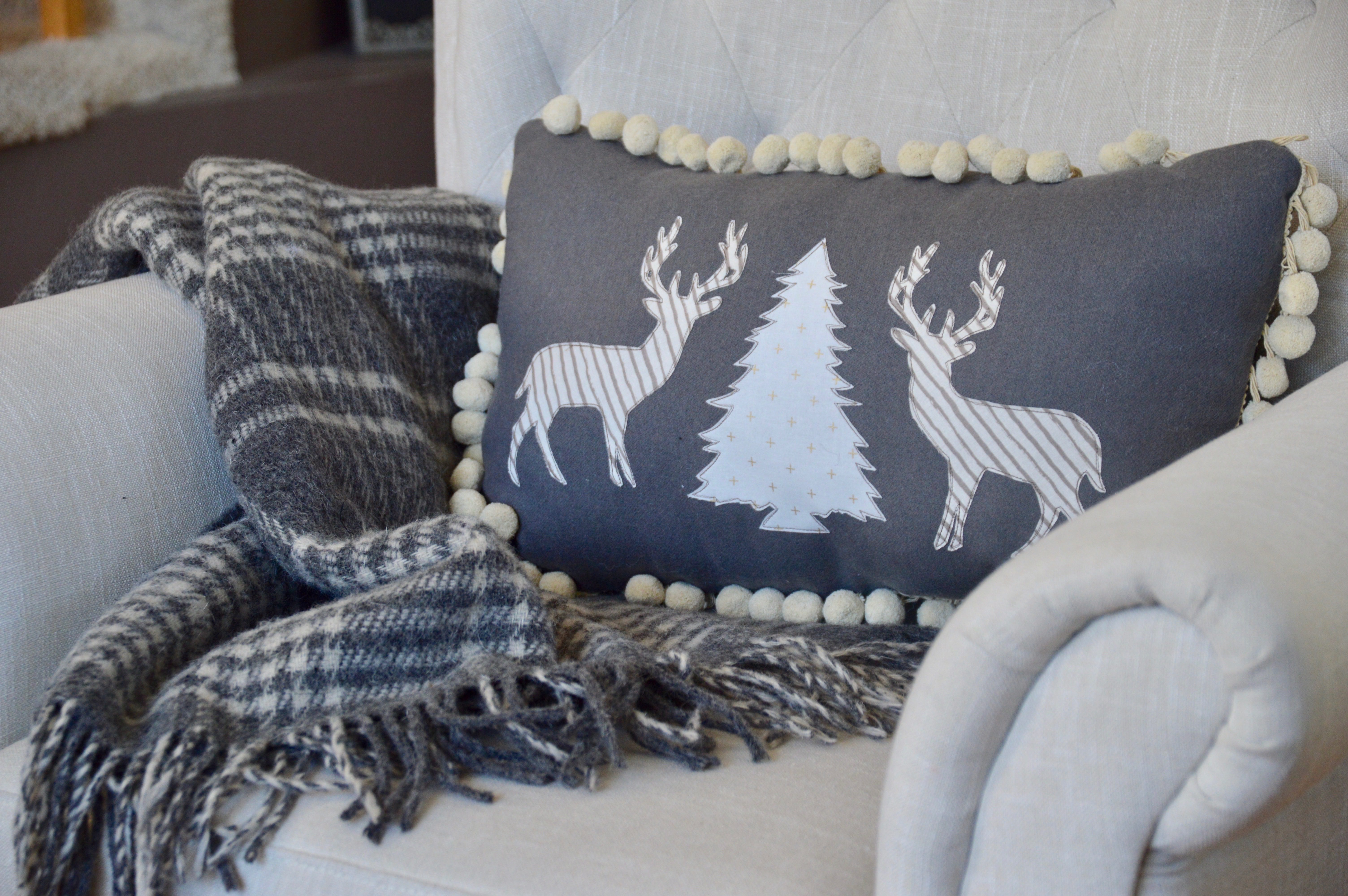 winter-deer-pillow-3