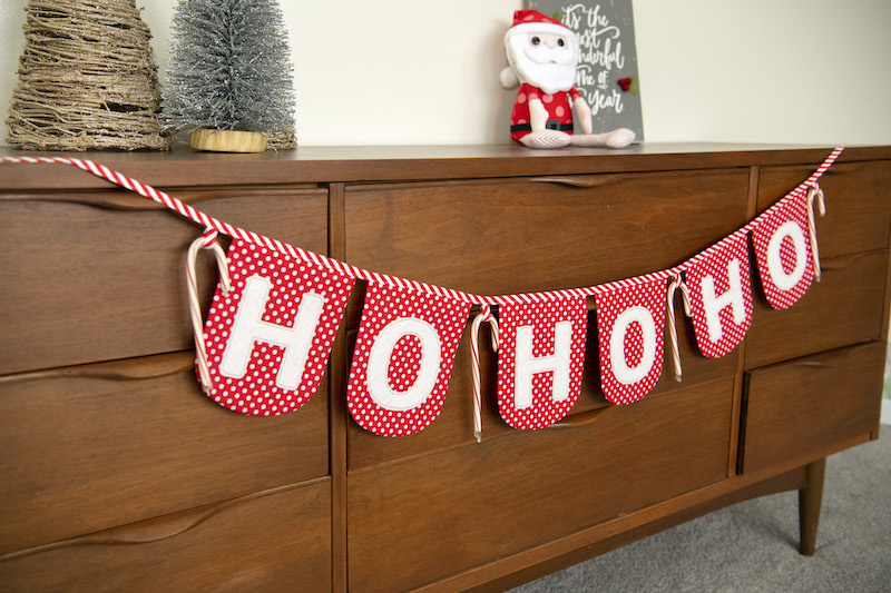 finished candy cane banner with decorations