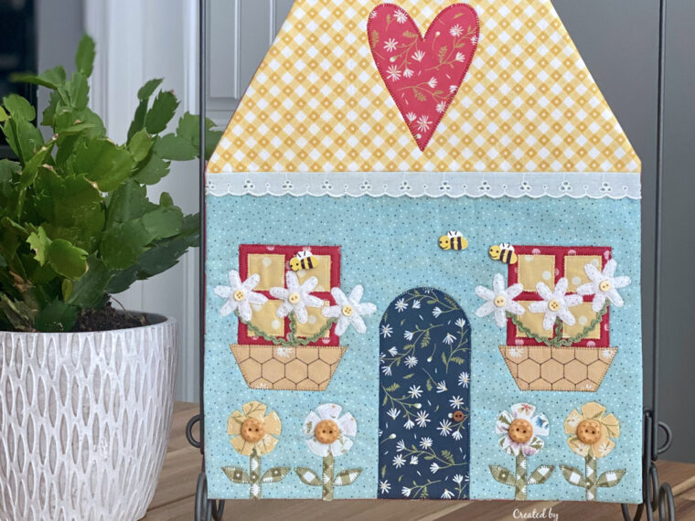 Carnation Cottage Mini Quilt Display